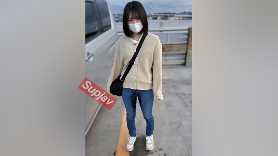 FC2PPV 【】の原因になった1つの動画。みおちゃん。公然で我慢できずに大量潮吹き。2回目の挿入に悶えながらも快楽を知った膣奥に無断種付け。
