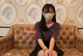 FC2PPV 4224069 清らかすぎる塾講師と再びハメ撮り。剛毛マ●コを責め続けると様子が変わり絶叫からの鬼ピストンで屈服→生外ごっくん。 [有]