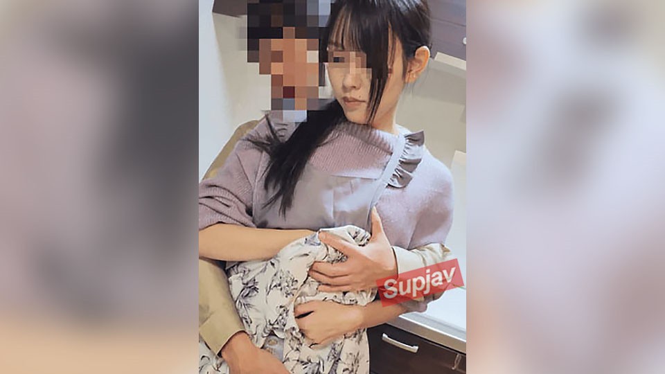 FC2PPV 【個人】※3月中限定1980pt※お嬢様で育った可憐な美人妻の借金回収で、宅配業者を偽って自宅に侵入。旦那の帰りを無視してキッチンで美脚やデカクリ美マンを執拗に弄り、膣中に濃厚精液を大放出。