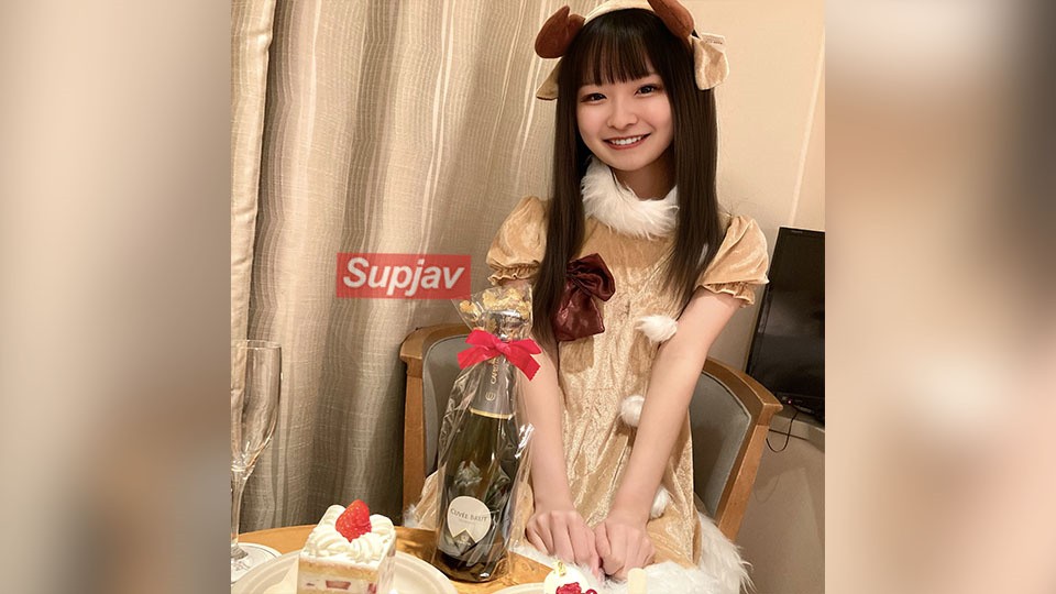 FC2PPV 4291605 あゆちゃんクリスマススペシャル！天才的に可愛いトナカイさんと究極のエッチ！あゆちゃん未公開最新作！