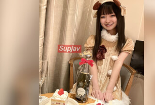 FC2PPV 4291605 あゆちゃんクリスマススペシャル！天才的に可愛いトナカイさんと究極のエッチ！あゆちゃん未公開最新作！