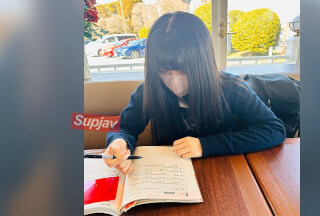 FC2PPV 4368585 （特典・無・顔バレ）勉強と運動が大事な歳です。大人の運動も放課後ハッスル、マンコの中にザー汁大量発射