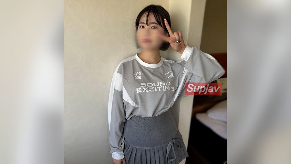 FC2PPV 4434676 【無】潮吹き厳禁！！黒髪ショートカット女子○生がエロすぎて堪らなかったので○中出し。。