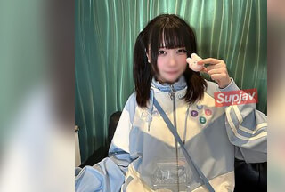 FC2PPV 【完全顔出し】マカロンが似合うｶﾞﾁ合法巨乳ちゃん。可愛いお顔が乱れ、未..熟なあそこに生中出し。