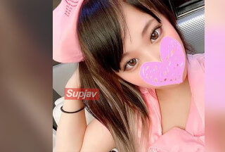 FC2PPV 4525591 【無修正・18歳!】 魅力的過ぎる若妻のセクシーナース姿に胸キュンが止まらない! 脳がとろける本気のキスで脳イキ確定～濃厚ピストン懇願する若妻に孕ませ覚悟の種付けプレス! 　