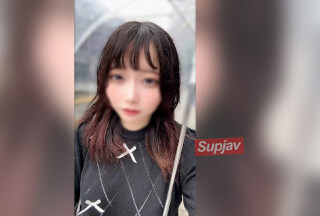 FC2PPV 4529652 【先行公開】愛嬌抜群のアイ〇ル級の美女　電マを当てられ照れ笑い「あ～イクっイクっ♡♡」すぐ気持ちよくなりビクビクあっさり外イキ♡♡