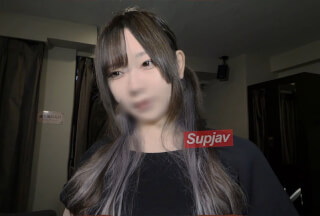 FC2PPV 4532774 18日まで990pt\!!! 初撮り ※コンカフェ店員20歳　常連様だから「本当はダメ,,,ばれたらヤバい,,,」ザイアク感を持ちつつ、バイト前に密会