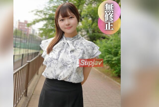 FC2PPV 4544125 3日間！70%OFF【顔出し】プリっとしたエクボが可愛い美巨乳女を仲間とハメ撮り3P。顔に見合わぬビッシリ生え揃った陰毛マンコをザーメンで汚してみました。