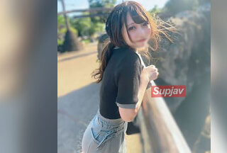 FC2PPV 4545189 【初・顔出し】関西の国際科に通う乃○坂系18歳。ふわふわEカップに透明感溢れる色白肌で全てを魅了する彼女を大量中出しで穢す。。。