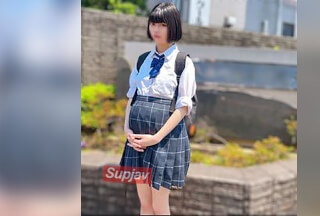 FC2PPV 【閲覧は自己責任で】制服を着た妊婦。羽賀けん引退最後の動画の一つ