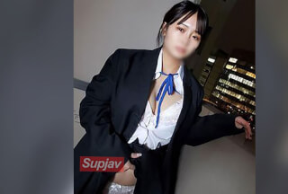 FC2PPV 4588713 巨乳ダンス。久々にあって生ハメ中出し、友達にバレてしまい…