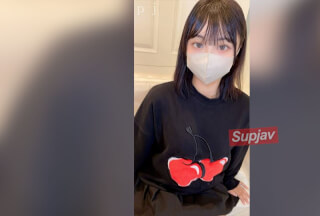 FC2PPV 4591932 【先行公開】アイドル顔パッチリ目ちゃん　困り果てお●もらえるよ。言われるがまま脱がされて… [有]