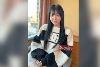FC2PPV 4630764 11日まで990pt\!!　初撮り※19歳のムスメの美乳友達　いただきます「先っちょだけ?」マッチョのDNAをしっかり中出し