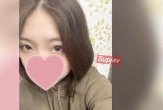 FC2PPV 4637972 【完全素人初撮り】恥ずかしがり屋で芋カワイイ18歳♡危険な生挿入だけどあまりの気持ちよさに感じまくり…特典有り