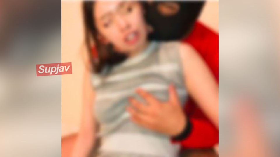 FC2PPV 4639855 ※17日まで70％OFF※【モ無】【素人個撮】【中出し】美形人妻の早漏オマンコを濡らしてイカしまくる！！