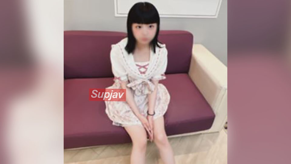 FC2PPV 4654409 【初撮り】お菓子系アイドル風白く透き通った身体に不釣り合いな名器にオトナ精液を注入。