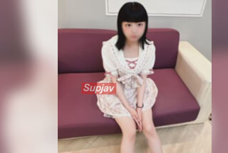 FC2PPV 4654409 【初撮り】お菓子系アイドル風白く透き通った身体に不釣り合いな名器にオトナ精液を注入。