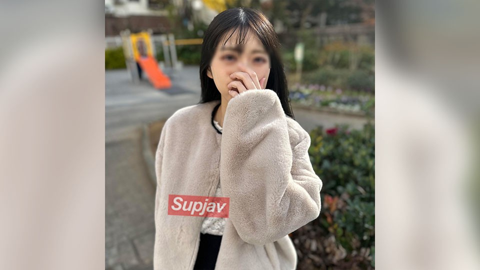 FC2PPV 4708246 身長148cmの小柄で華奢なOLが「精子ちょーだい♥」と中出し懇願！白い柔肌とスレンダースタイルに激ピストンで狂ったようにイカせまくる映像