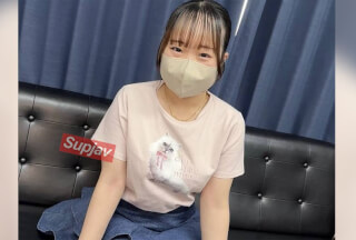 FC2PPV 4751534 【完全素人初拍】经验不足的18岁超可爱少女♡长相和F罩杯巨乳让人无法抗拒！裸插和中出让她非常害羞。附赠Bonus。
