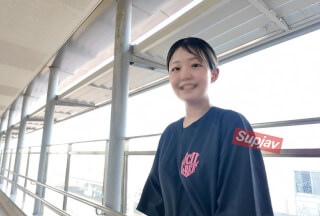 FC2PPV 4757902 13日まで990pt!! 【FC2初】※ガチ19歳Fカップに会いに佐野駅へ!!　オサなさ残るJDが(金)欠で撮影応募　黒巨根で大量中出し