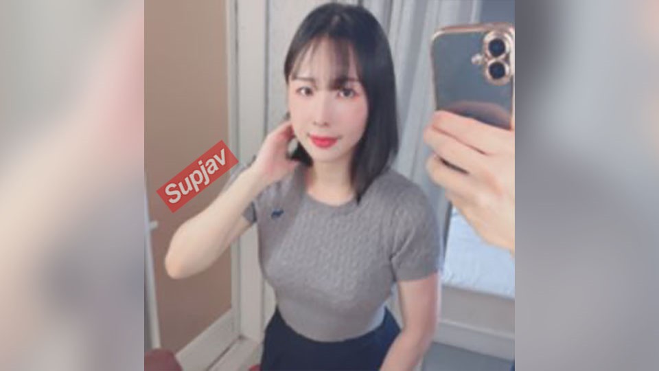 FC2PPV 4778943 一位美丽的四分之一日本美女，皮肤白皙，胸部丰满。她的脸因日式粘稠的推力而变红。滚烫的精液涌入她著名的阴户。