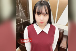 FC2PPV 4871327 [初次拍摄/射精] 一位皮肤白皙、身材丰满的音乐系女学生，带着受倾向，演奏了一首充满情欲的和声。她第一次被赤裸的阴茎插入，便疯狂地达到了高潮。