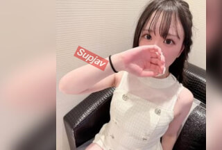 FC2PPV 4937297 “我说只要内衣就行……” 一个纯洁的黑发女孩被金钱诱惑，立刻被狠狠地操了！一个天真的业余模特的私人写真体验：她拒绝阴道插入，但还是被内射了。